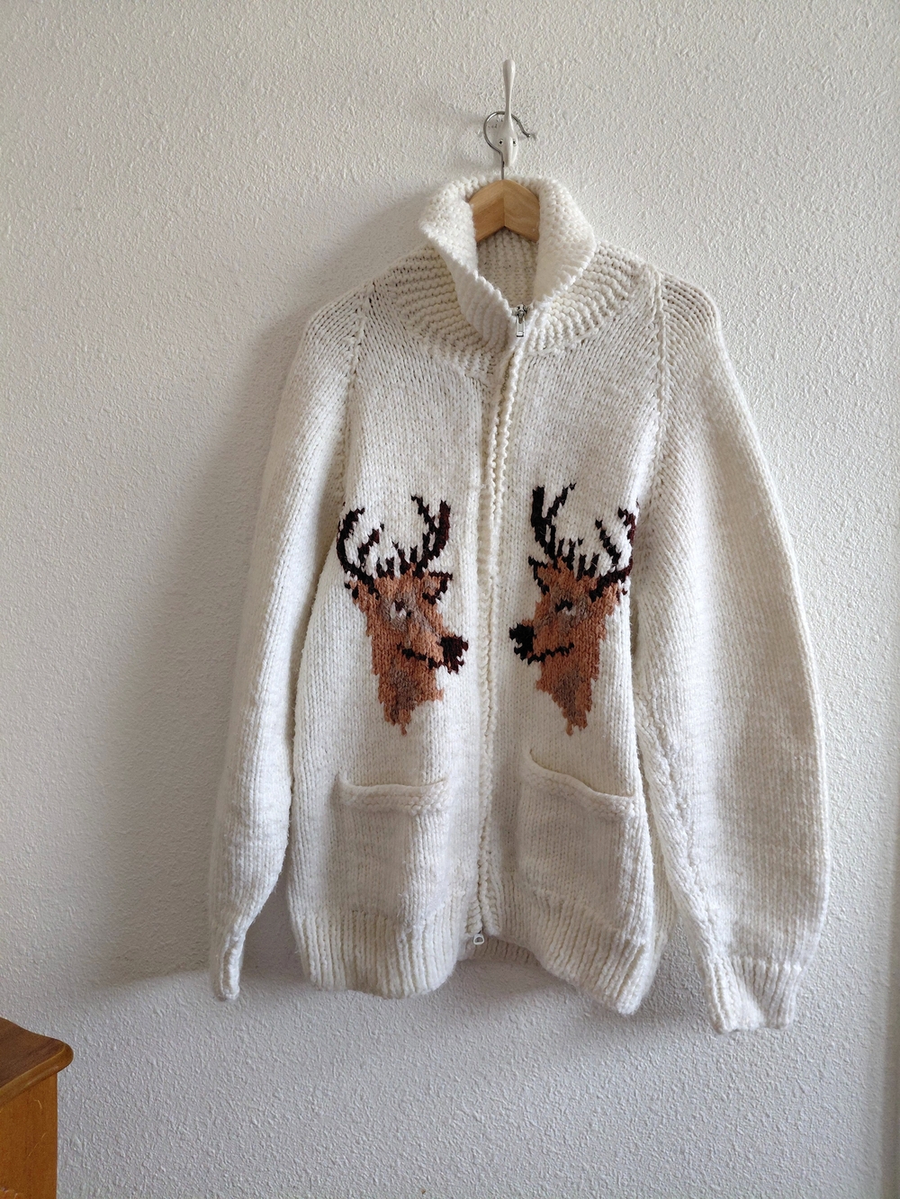SOLD SOLD  Cardigan Sweater Womens XL 70s Handknit Chunky Reindeer. Rag